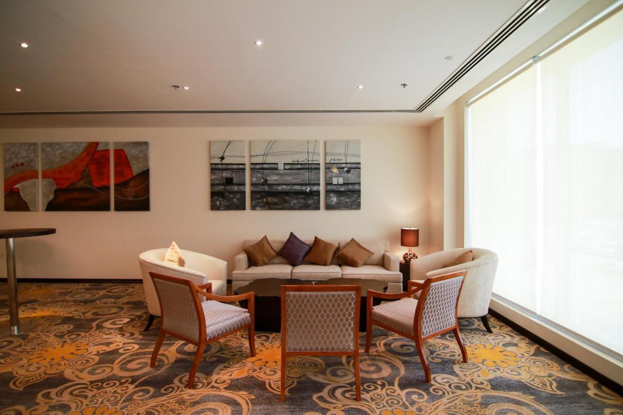 Centara Muscat Hotel Oman Ngoại thất bức ảnh
